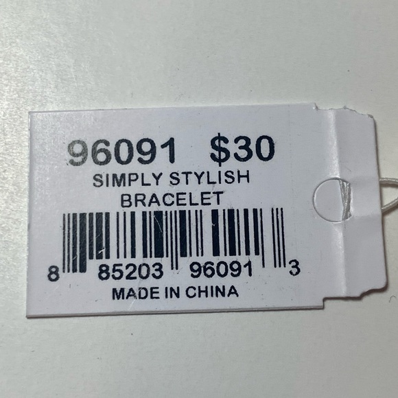 Vivi Opaque White Stone Bracelet - Picture 5 of 5